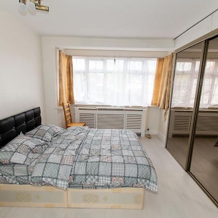 Oak Avenue Home Croydon Esterno foto